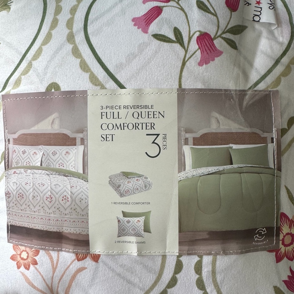 Macys 3pc Full/Queen Reversible Floral Comforter Set Pink/Green White New